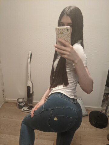 do you like these jeans on me?
