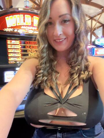 braless at the casino