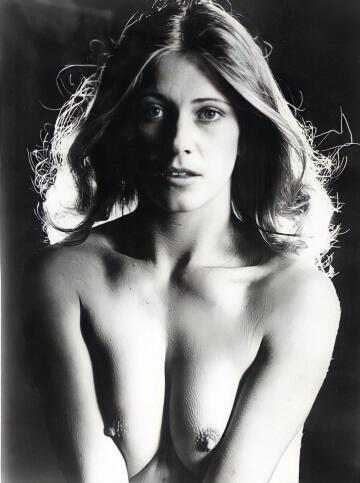 marilyn chambers uncropped photo that was used for the one sheet poster of behind the green door, 1972.