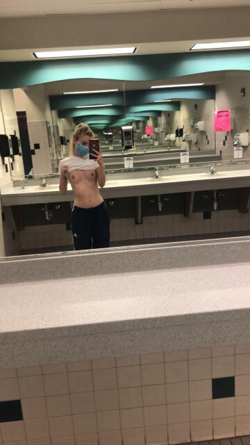say hello to my after workout titties! 🥰😚