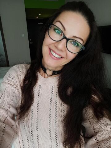 matching my collar with glasses. it's a kinda nerdy & sexy combination