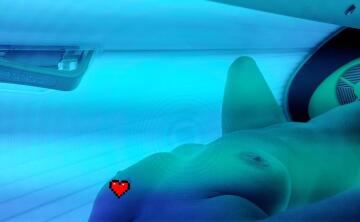 (f)ucking monday, le sigh. mother needs a good shot of vitamin d 🙊🤫😎