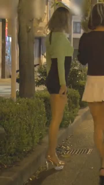 airin blows moka in the street