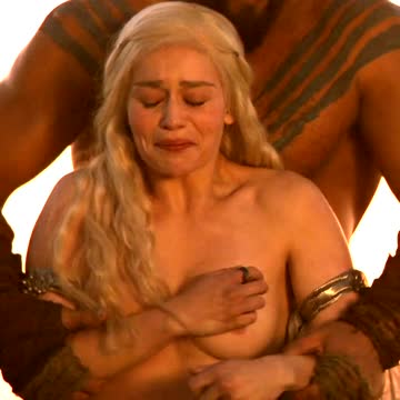 emilia clarke in game of thrones