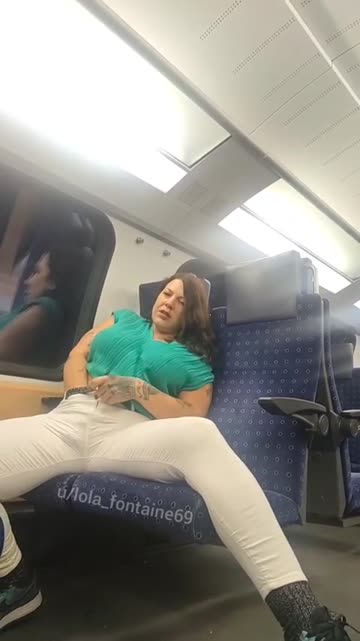 got a bit bored on a long train ride😋