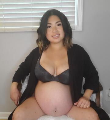 baby soft skin, huge titties, and pregnant belly 😘