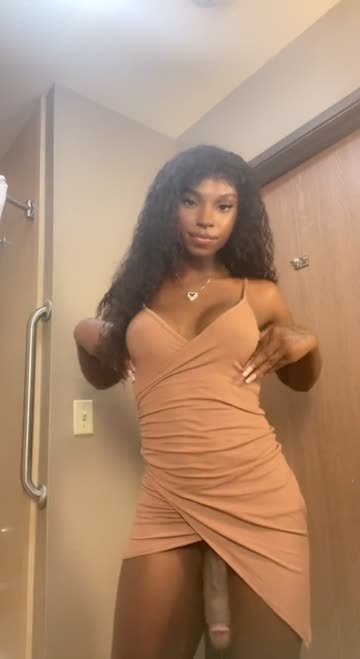 beautiful babe loves to show off