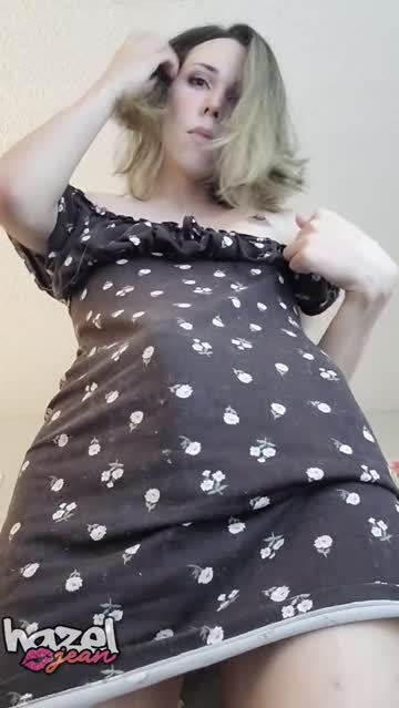 hazeljean from chaturbate shows her huge cock