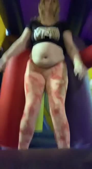 look at that gut bounce 😏