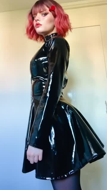 sound up for some delicious noises in my pvc dress 🖤