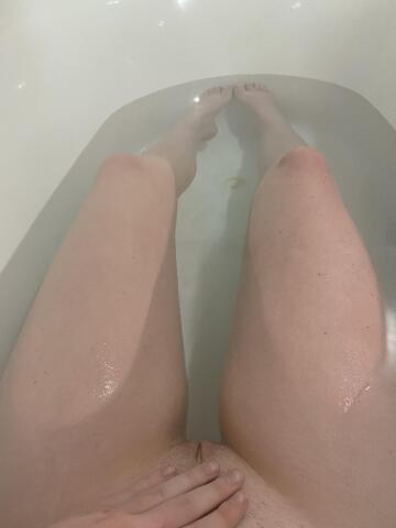 bath pov of my 18 year old pussy ;)