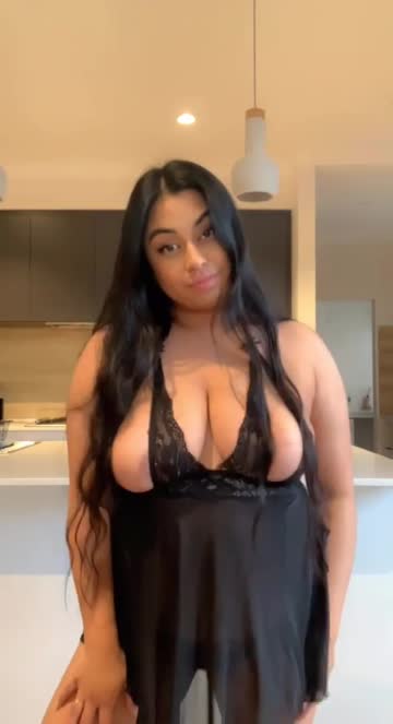 bounce your baps it’s friday! 🎉