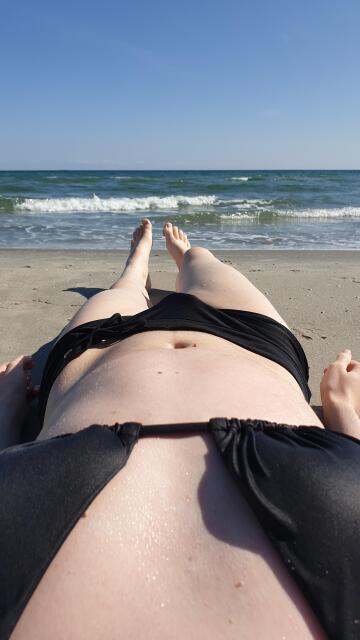 getting some tan. hopefully nobody minds the little extra package ;)