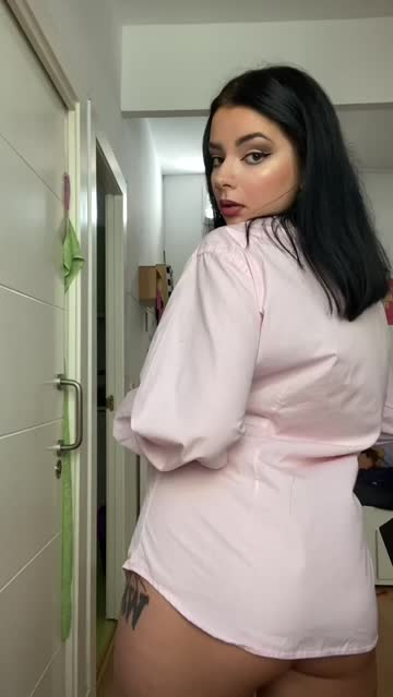 i was not expecting that shirt to hide that good