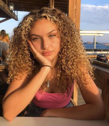 curls in the sun
