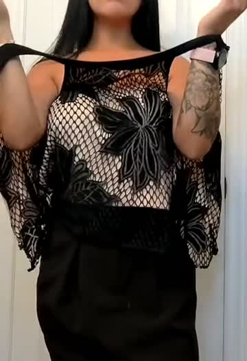 people in the office don't realize how busty i am 😏