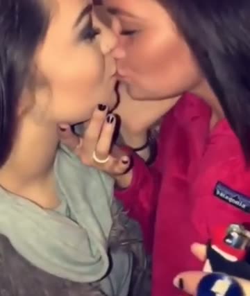 party kissing