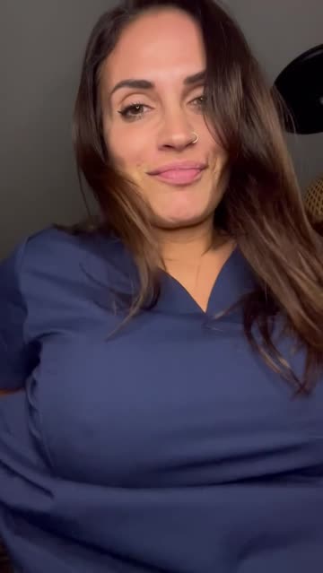 hmm 🤔 i’m wondering if he has a big syringe or a little prick?