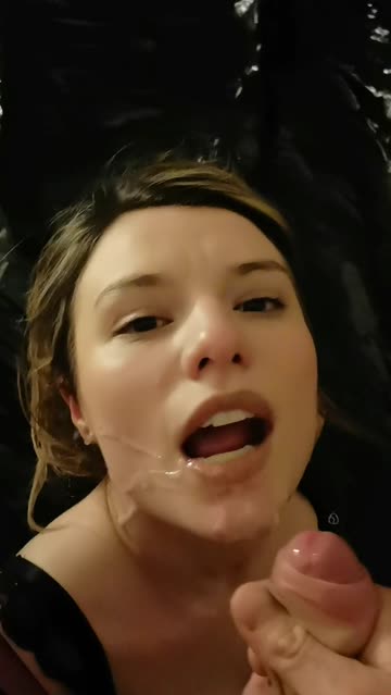 found one of my older vids on my phone, i absolutely love a mouthful of cum especially from more than one cock