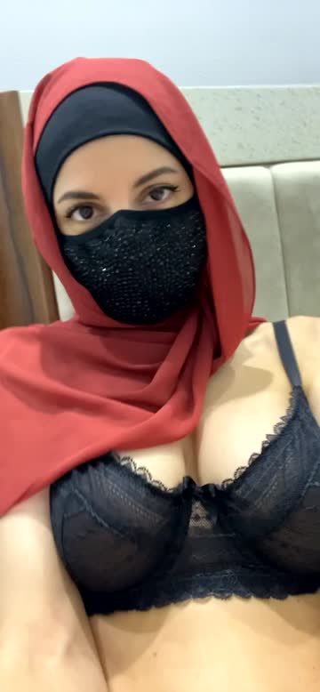 hijabi girls suck dick good and cook delicious food