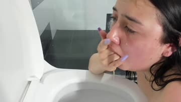 i throw up my breakfast in the toilet