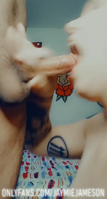 shot his load in my mouth in less than a minute 🍆💦💋