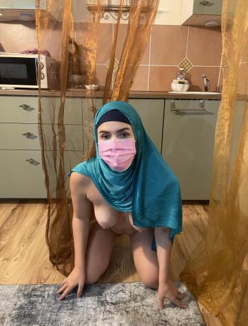 who want cum on my hijab ?