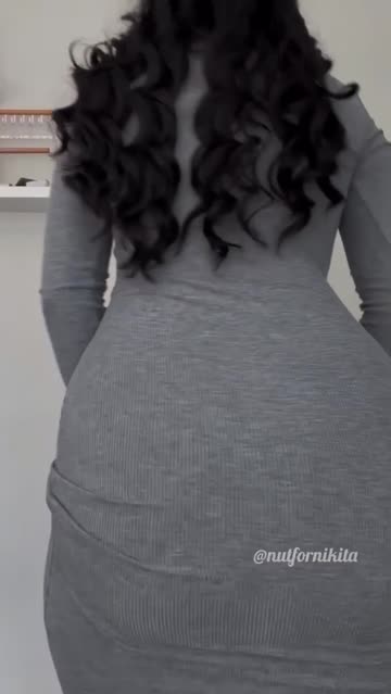 never liked my dark body til i started posting it. thanks 😊