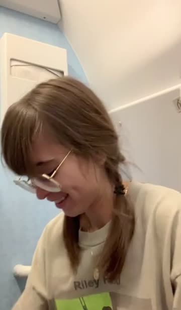 adorable riley in the plane bath