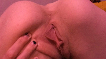 suck and lick this pussy till i grool [kik]sexting sessions available until 3amest [snap][gfe]