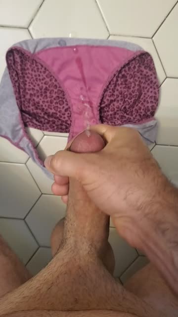 [proof] cum on dirty panties