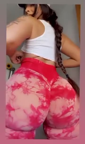 my ass is extraaa bouncy in these