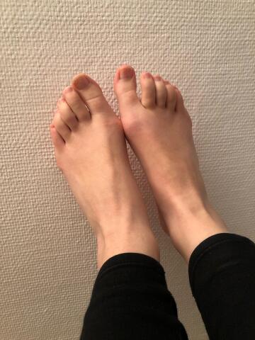 new to reddit! how are my feet?