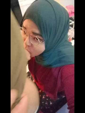 hijabi blowjob.