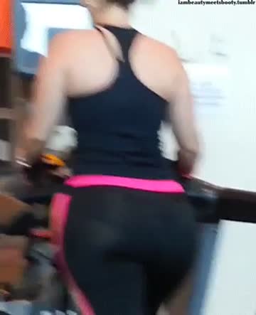 pawg on treadmill