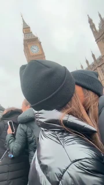 someone please kiss me like this