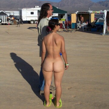 do burning man sluts with fat asses count? [x-post from /r/thick]