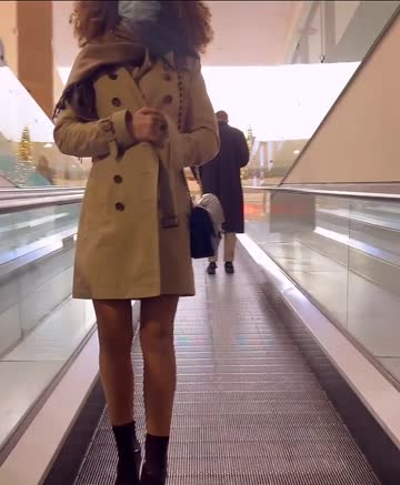 oops! i forgot my panties to go to the mall!