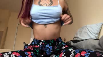 (f) this video looks ridiculous because my boobs are too small for a titty drop but i’ll post it anyways