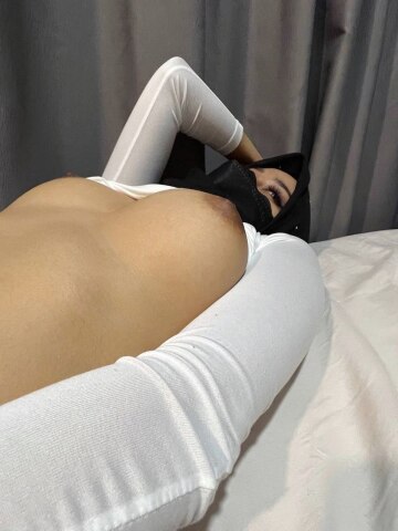 i'm a naughty muslim girl who wants a taste of your cum in me