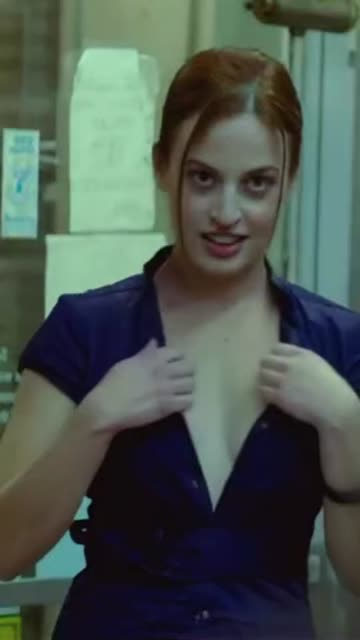 helena kash in 'crave'