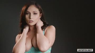 cute ariana marie boobs