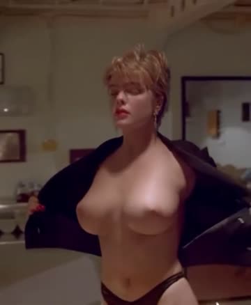 erika eleniak