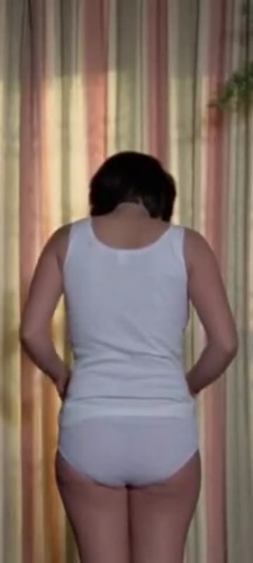 elke aberle nude - ich will doch nur, dass ihr mich liebt (1976) - cropped