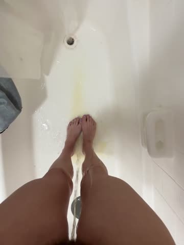 peeing on my pedicured toes