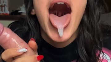 i couldn’t let the cum i lost go to waste, i had to lick it up 😏