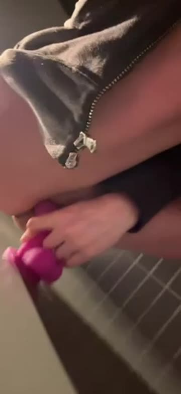 dared to (f)uck myself in a public bathroom..i chose starbucks