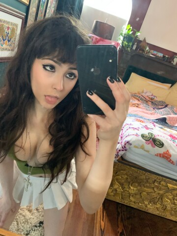 teen gf looking for anime & cuddles bf 💚18f