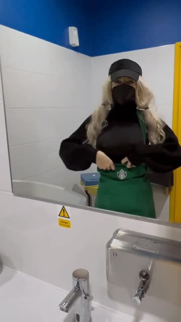 i just want to show you how my juicy tits bounce while i’m at work 🐱 if you come up behind me i’ll let you squeeze them 🫶🏻