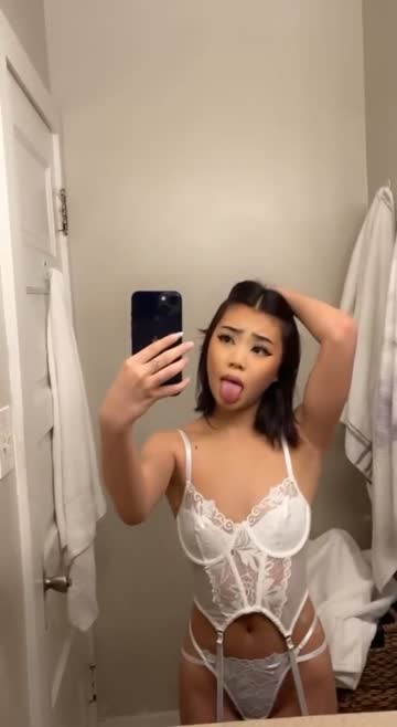 do you wanna fuck me despite my tiny tits?